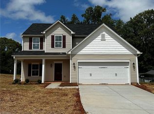 4625 Boxwood Dr, Walkertown, NC 27051
