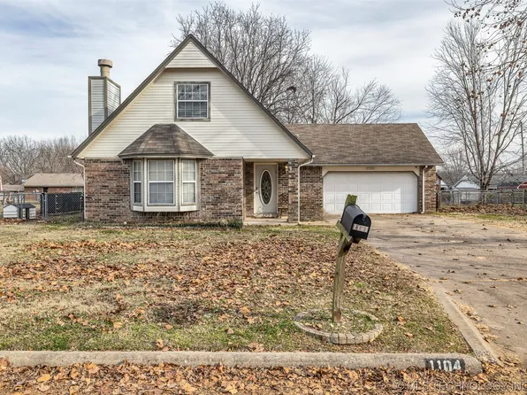 1104 S Florence Ave, Claremore, OK 74017