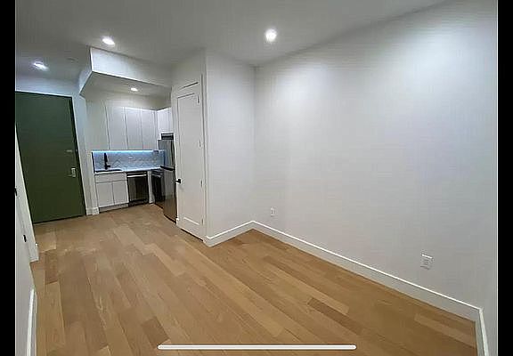 2nd image of 1476 Jefferson Ave #3F
