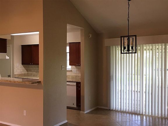 5th image of 1015 E Belgravia Dr