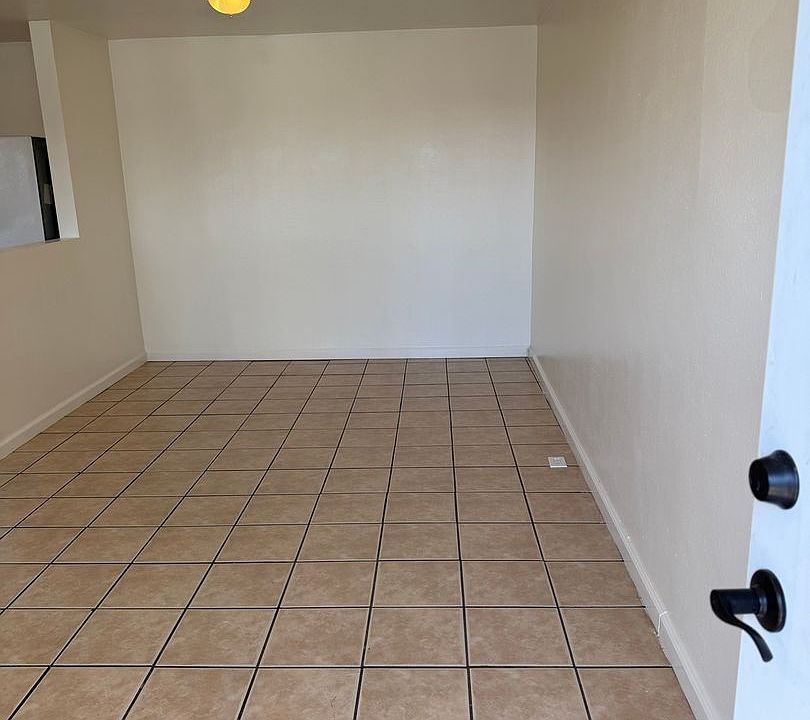 1st image of 12940 Prairie Ave #C