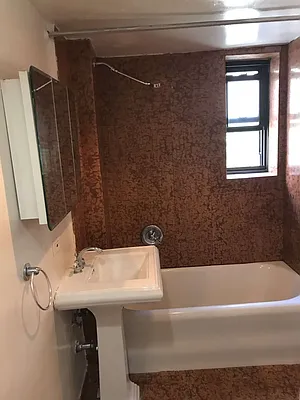 Rented by ITW Real Estate | media 30