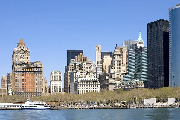 Rented by The Moinian Group | media 35