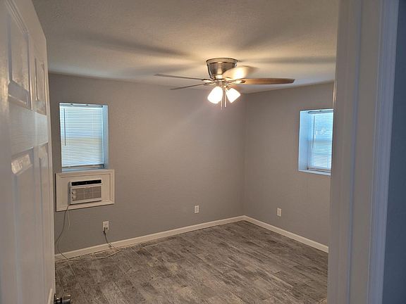 3rd image of 365 1/2 Adams Dr