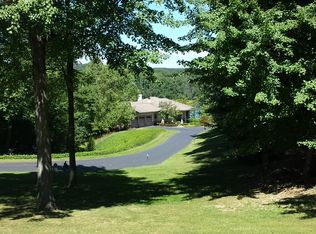 306 Deer Trail Rd, Spring Grove, PA 17362