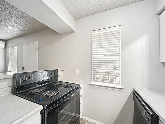 5th image of 4655 S Darlington Ave #5-D