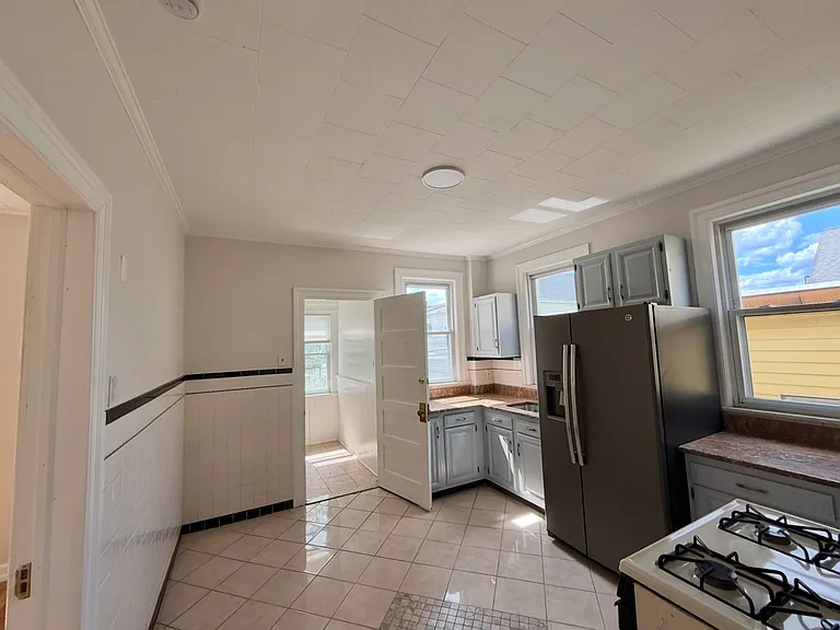 308 Davis Ave #1 — Photo 9