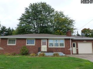 586 W Omar St, Struthers, OH 44471