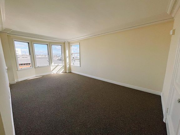 3rd image of 3401 Clay St APT 301