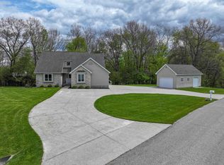 2889 Galway Bay Dr, Metamora, MI 48455