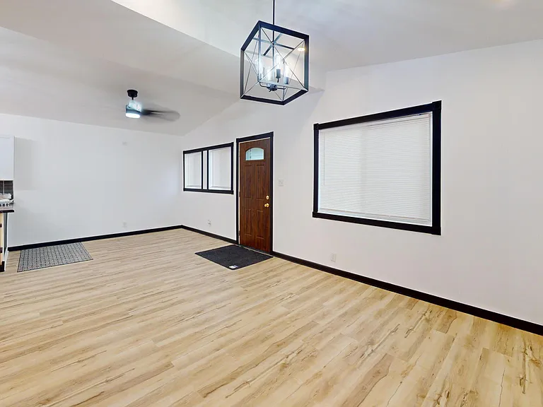737 E 47th Ave — Photo 14