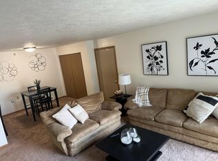 175 Memorial Dr #18, Sturgis, MI 49091