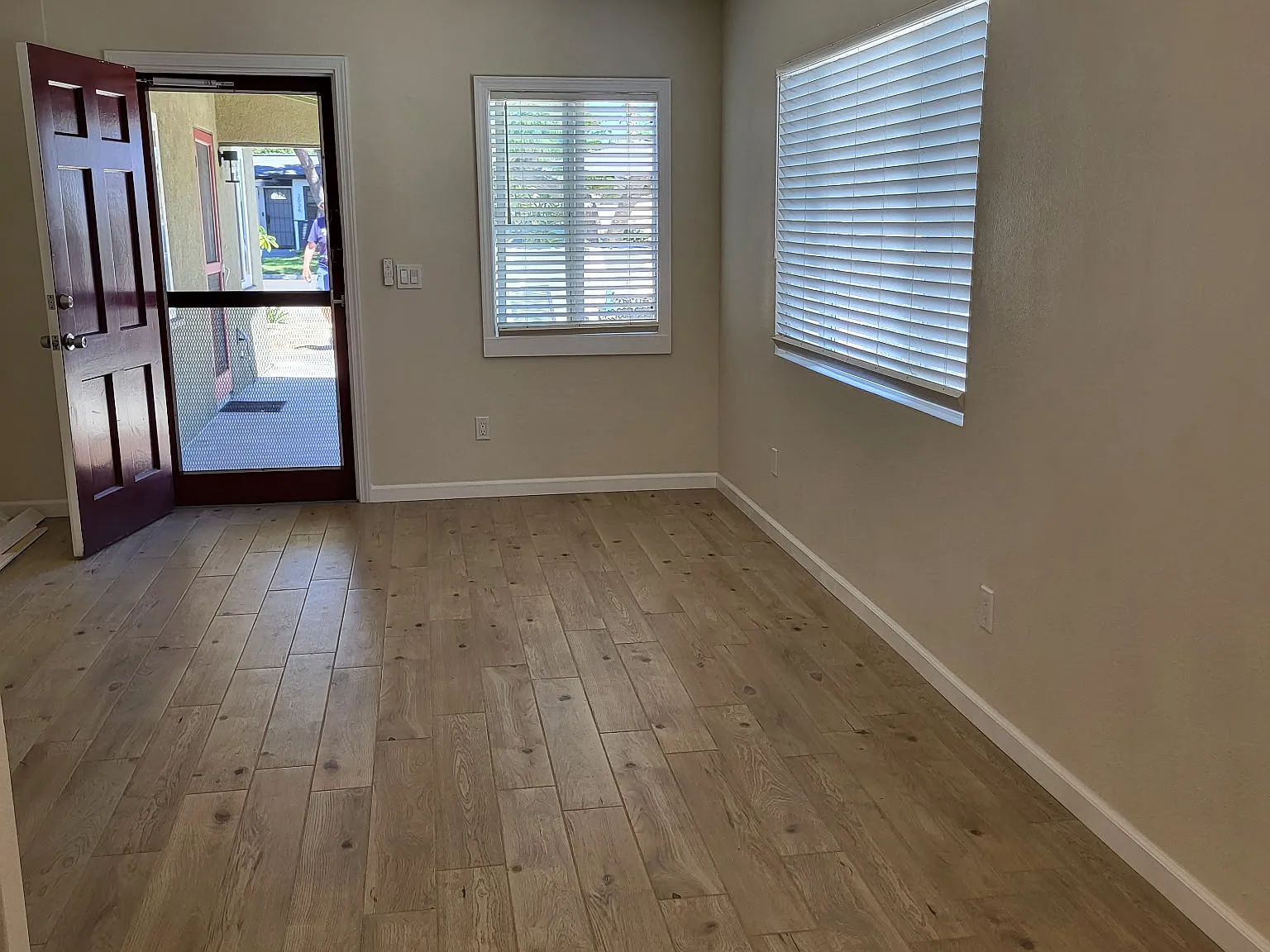 2 bed, 635 sqft, $2,700 — Photo 2