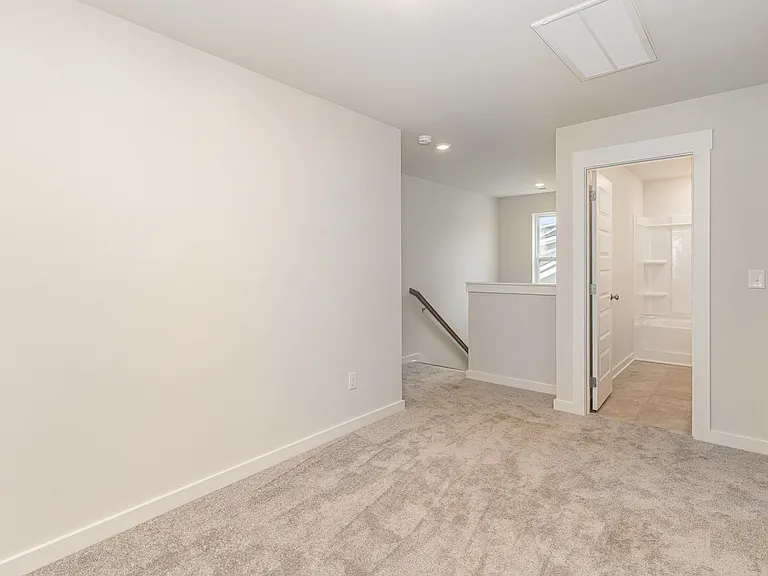 855 Bur Oak Ct — Photo 15