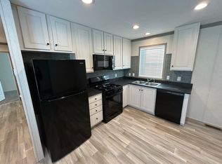 75 Arizona #75, Belleville, MI 48111