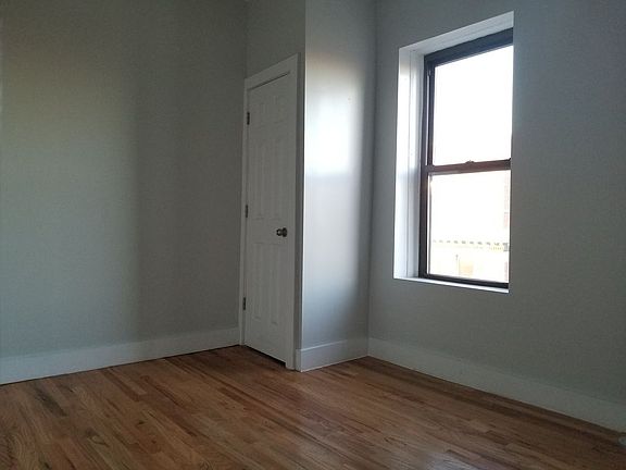 2nd image of 434 W 163rd St APT 26