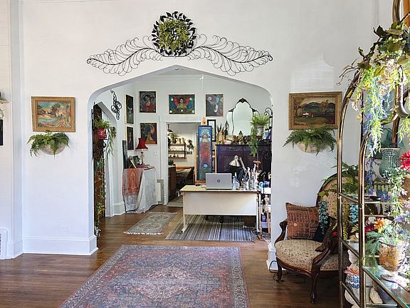 4th image of 628 3rd Ave S