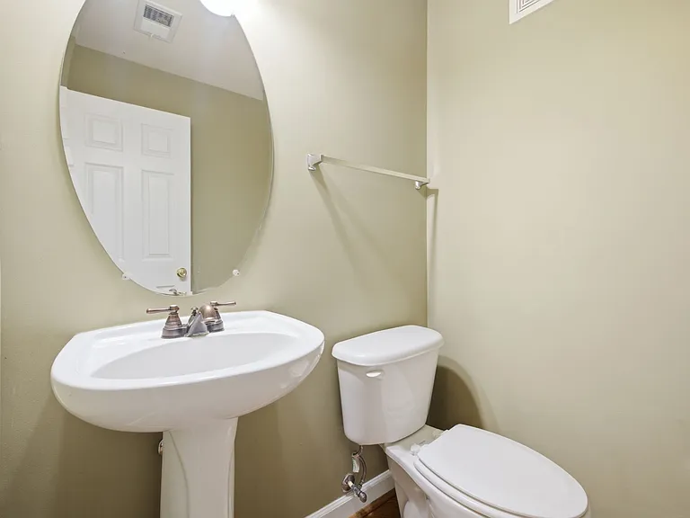 4473 Beacon Grove Cir #B — Photo 11