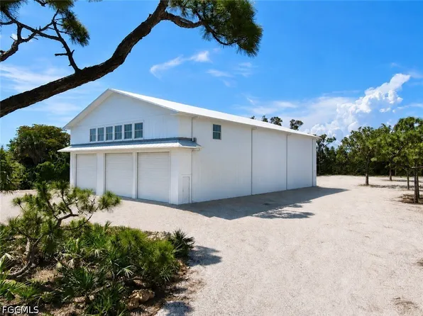 6690 Pineland Rd, Bokeelia, FL 33922