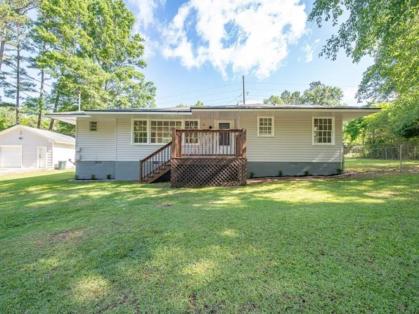 35 Dogwood St, West Point, GA 31833