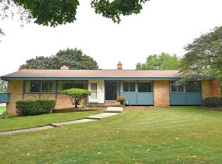 16930 Golf Pkwy, Brookfield, WI 53005