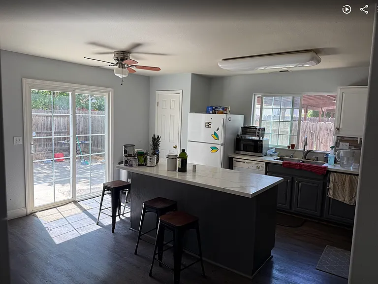 Larkspur Ave — Photo 2
