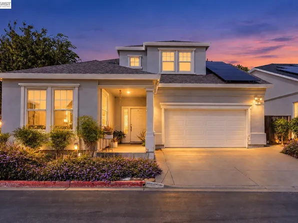 11 Fallen Leaf Ct, Rodeo, CA 94572