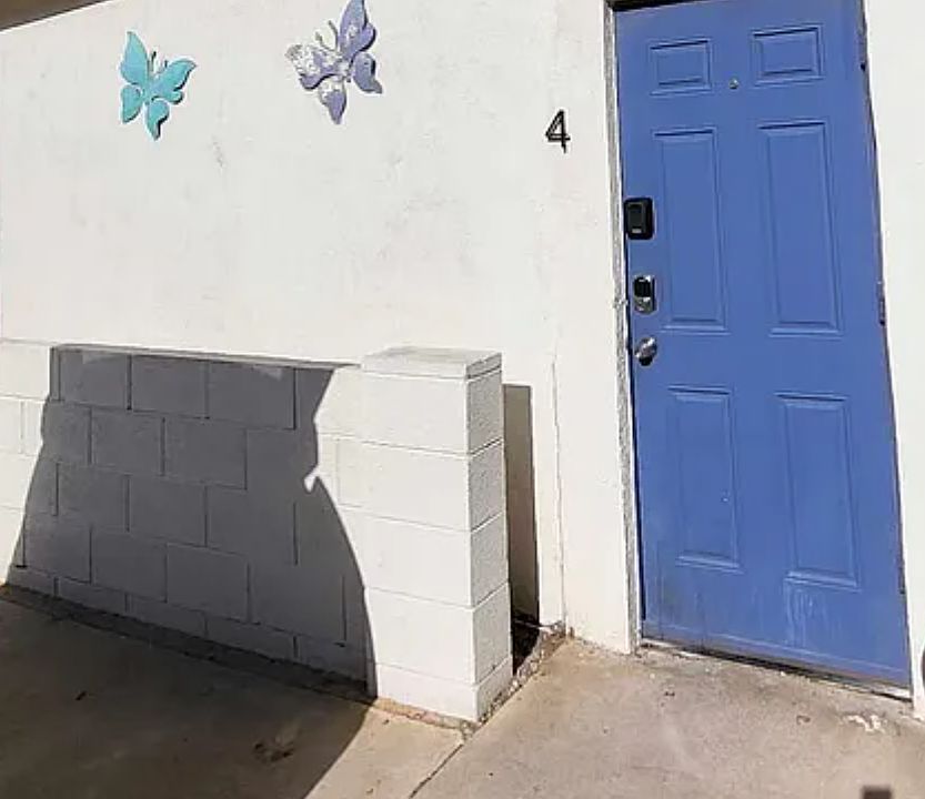 1st image of 712 E Pierce St APT 4