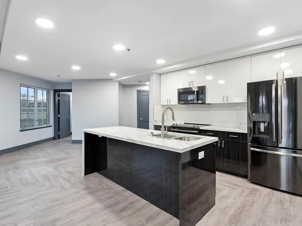 2415 3rd St, Sacramento, CA 95818