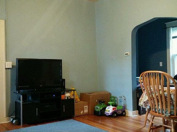 view from front living room, towards breakfast nook