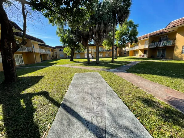 505 NW 177th St #131-1, Miami, FL 33169