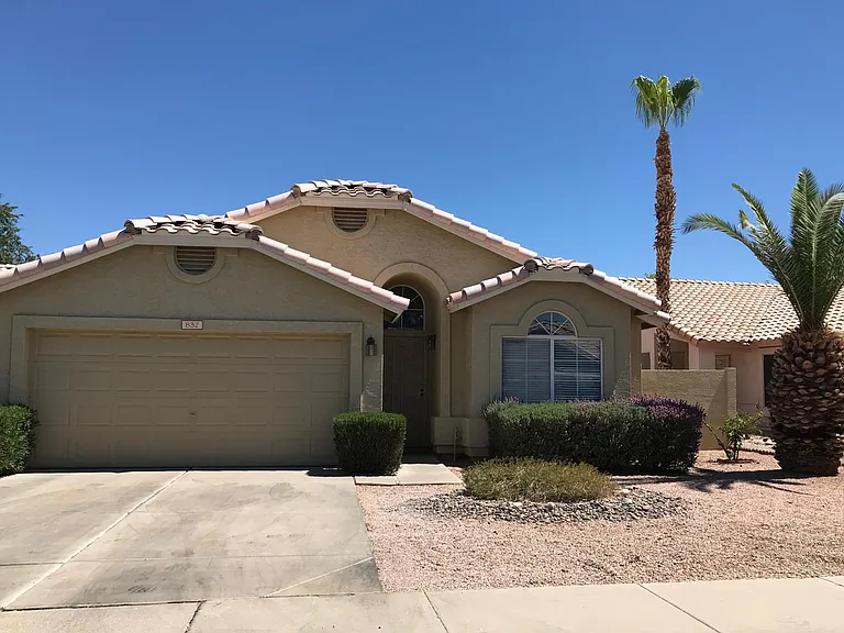 832 W Silver Creek Rd — Photo 1