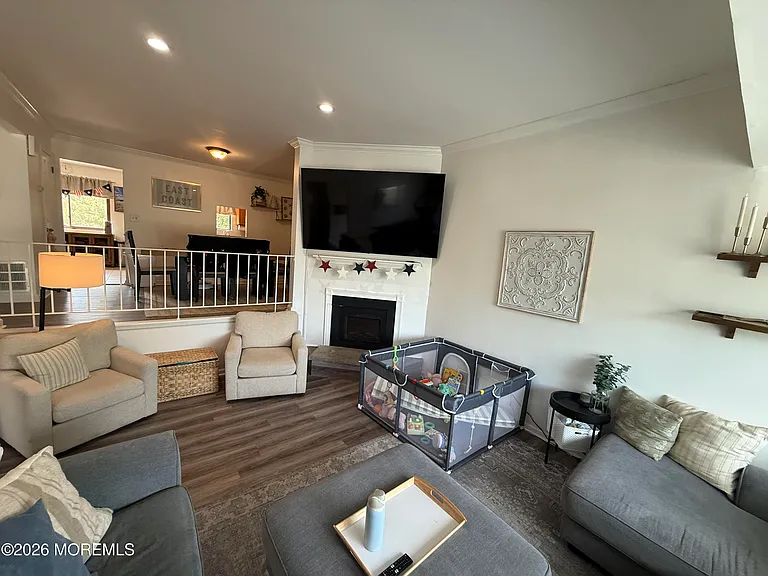 211 Clubhouse Dr — Photo 6