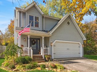 8713 Gardner Rd, Fox River Grove, IL 60021