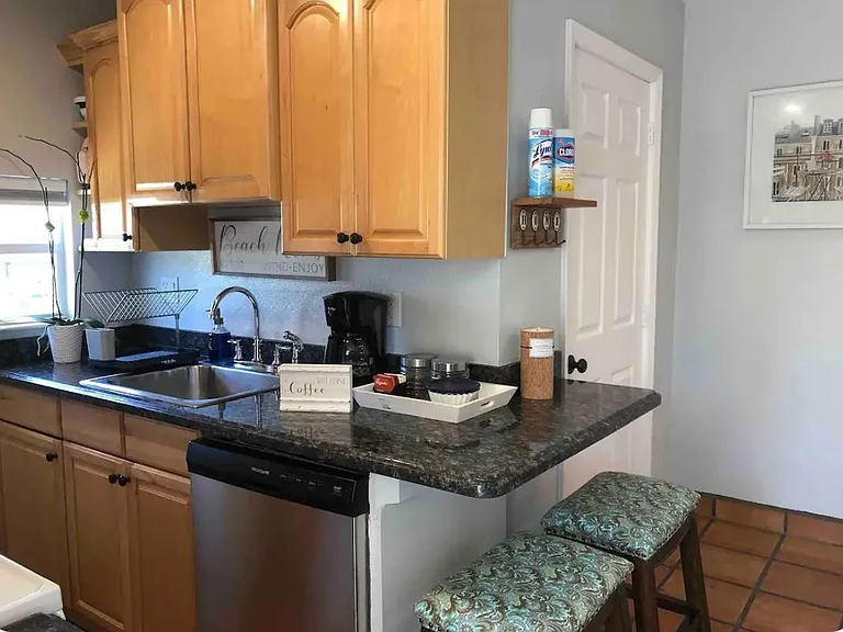 2311 S Dixie Hwy #4 — Photo 4