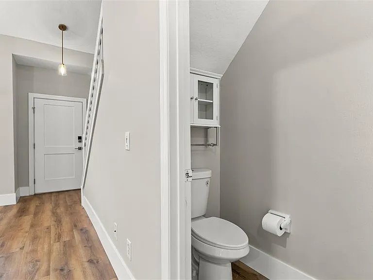 11462 Commercial St — Photo 16