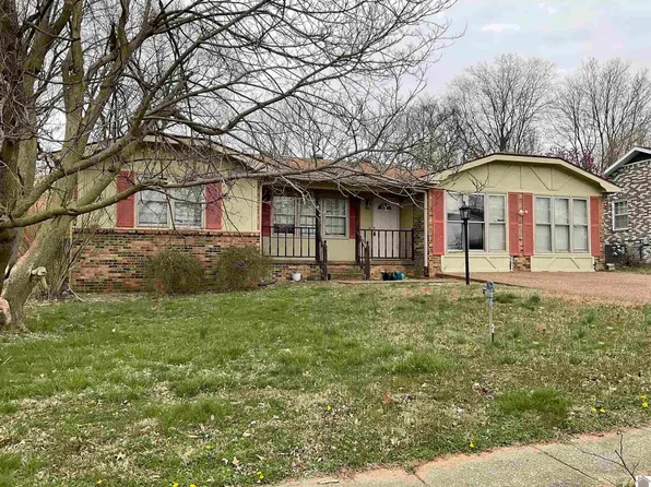 808 Springmont Dr, Hopkinsville, KY 42240