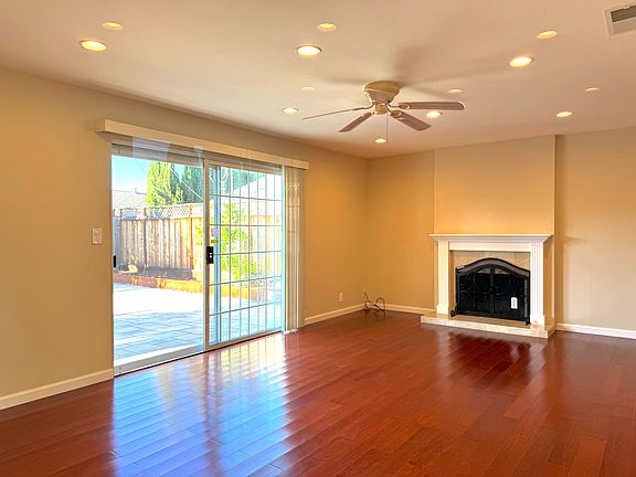 4th image of 7465 Dumas Dr