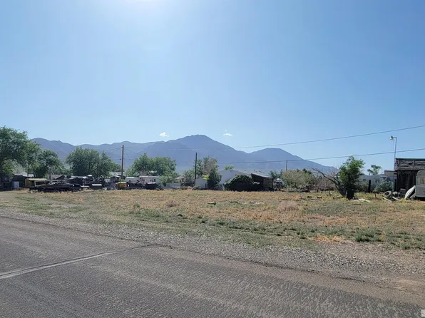 315 Douglas Rd, Mina, NV 89422