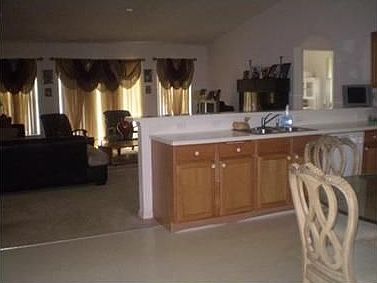 2nd image of 462 SW Carmelite St