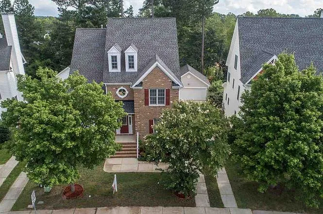 4 bed, 3.5 bath, 3160 sqft, $3,145 — Photo 2