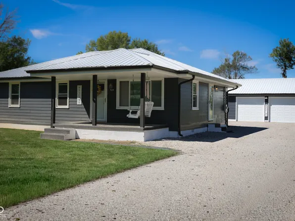 704 Della Rd, Columbus, IN 47203