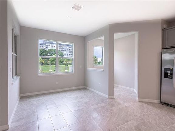 3rd image of 3783 Greenway Dr