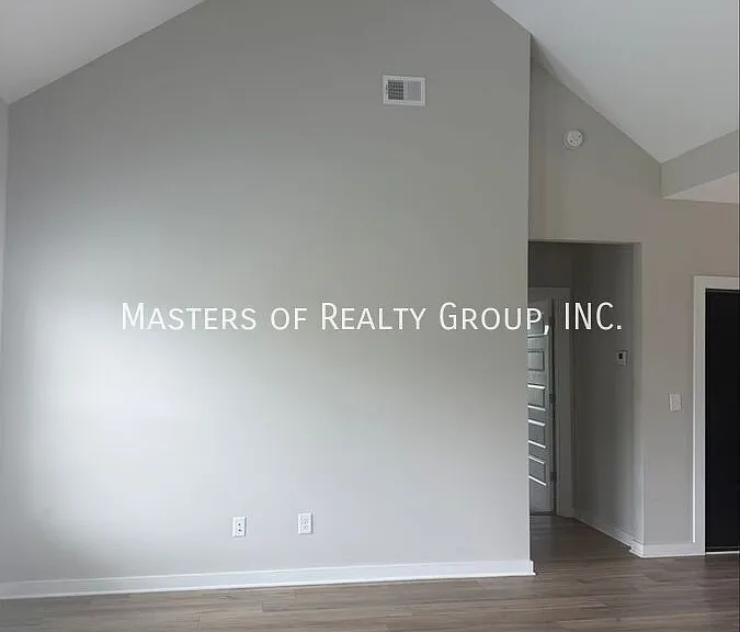 15 Sterling Rd — Photo 3