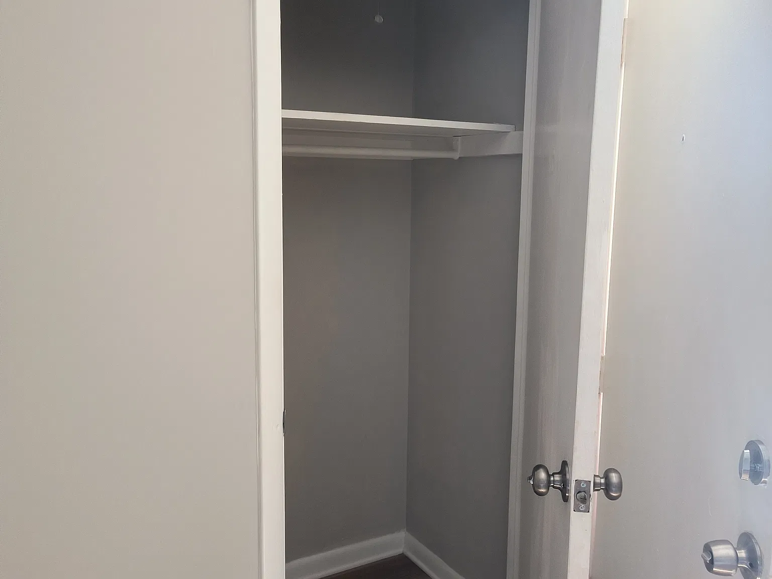 3025 Forest Hills Circle - H — Photo 2