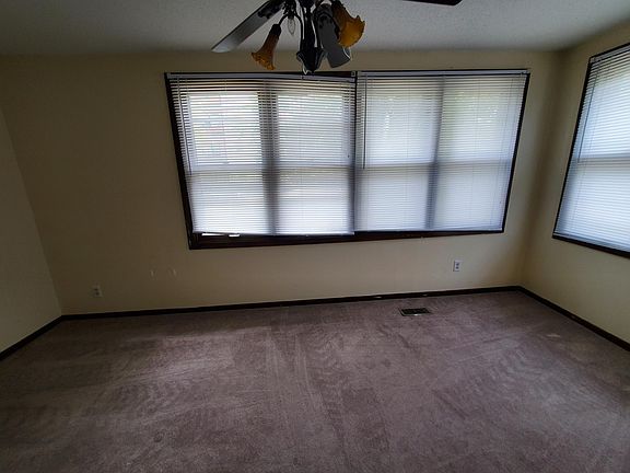 5th image of 1520 Thomas Ave