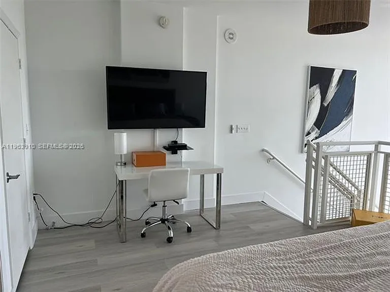 253 NE 2nd St #433 — Photo 4