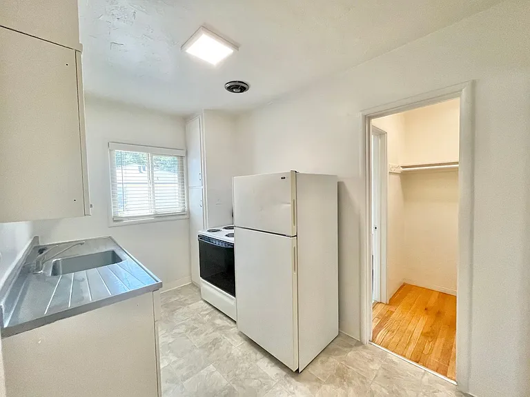 1320 P Street — Photo 6