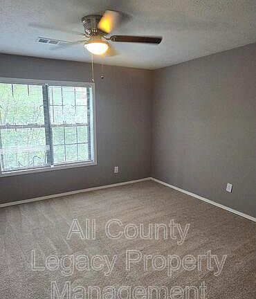 4th image of 3076 Destin Cir