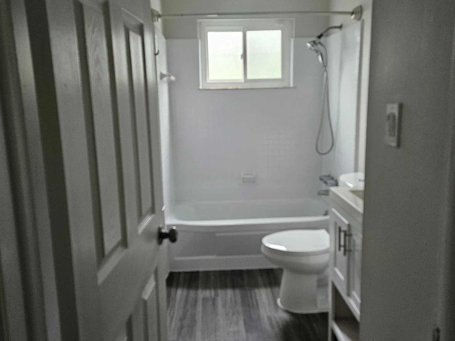 87 W Barrett Ave — Photo 3